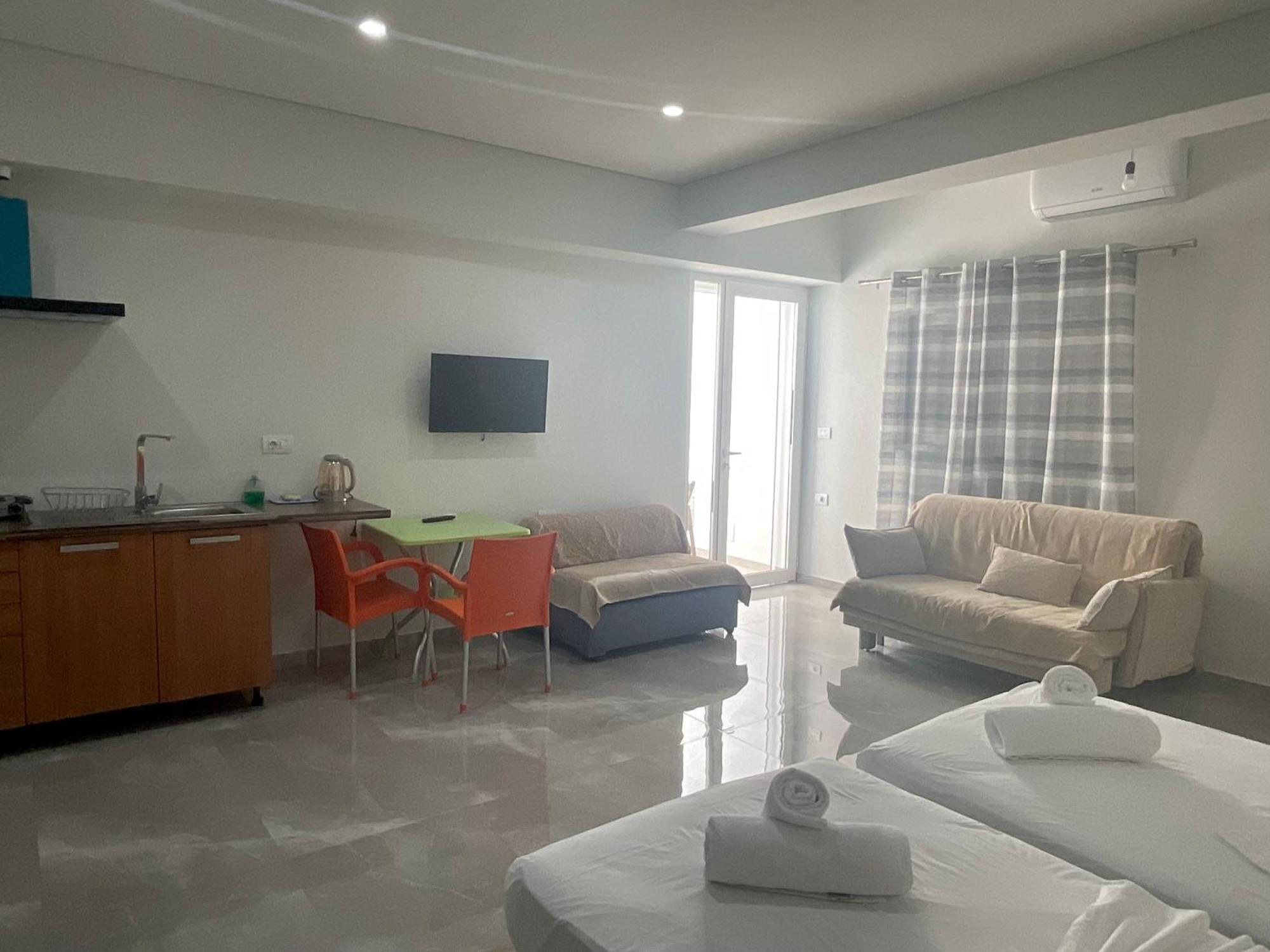 Mojito Beach Apartments With Free Parking Saranda Szoba fotó